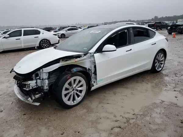 5YJ3E1EB7NF108932 2022 TESLA MODEL 3 - Image 1