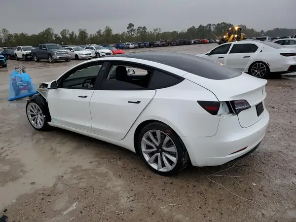5YJ3E1EB7NF108932 2022 TESLA MODEL 3 - Image 2
