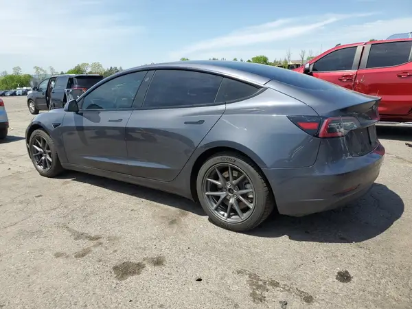 5YJ3E1EB7NF109045 2022 TESLA MODEL 3 - Image 2