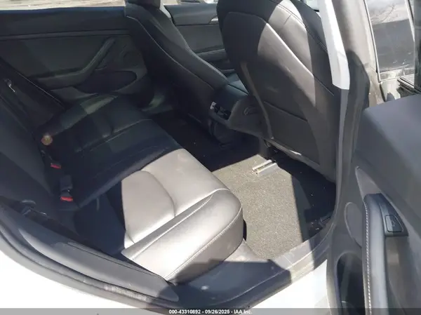 5YJ3E1EB7NF110423 2022 TESLA MODEL 3 - Image 8
