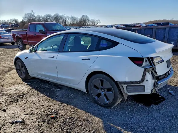 5YJ3E1EB7NF113404 2022 TESLA MODEL 3 - Image 2