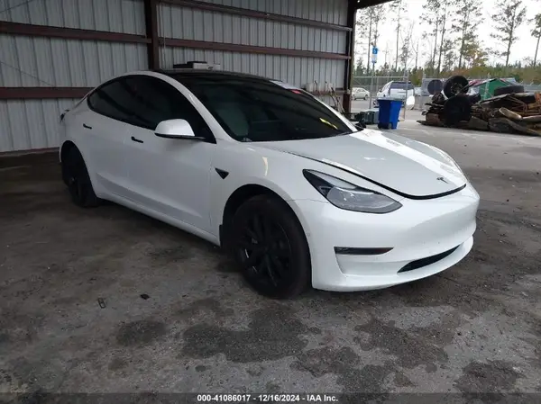 5YJ3E1EB7NF114939 2022 TESLA MODEL 3 - Image 1