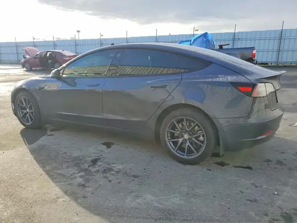 5YJ3E1EB7NF123852 2022 TESLA MODEL 3 - Image 2