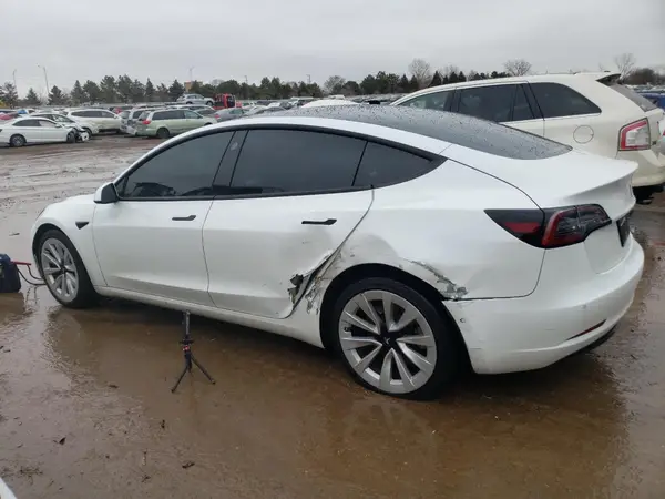 5YJ3E1EB7NF128002 2022 TESLA MODEL 3 - Image 2