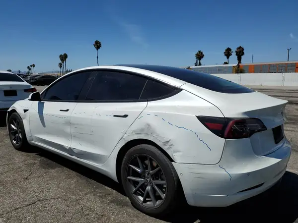 5YJ3E1EB7NF132132 2022 TESLA MODEL 3 - Image 2