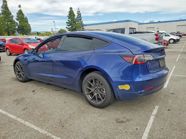 5YJ3E1EB7NF135841 2022 TESLA MODEL 3 - Image 2