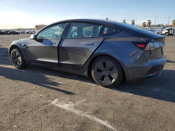 5YJ3E1EB7NF136763 2022 TESLA MODEL 3 - Image 2