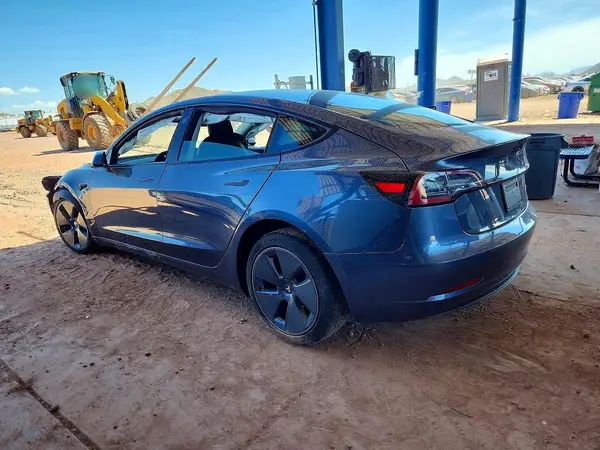 5YJ3E1EB7NF138383 2022 TESLA MODEL 3 - Image 2