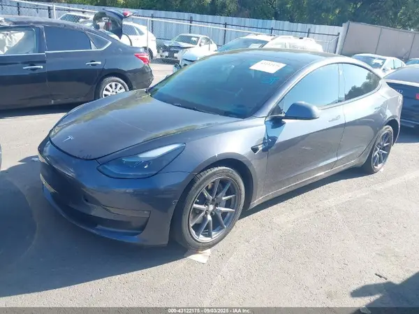 5YJ3E1EB7NF164045 2022 TESLA MODEL 3 - Image 2
