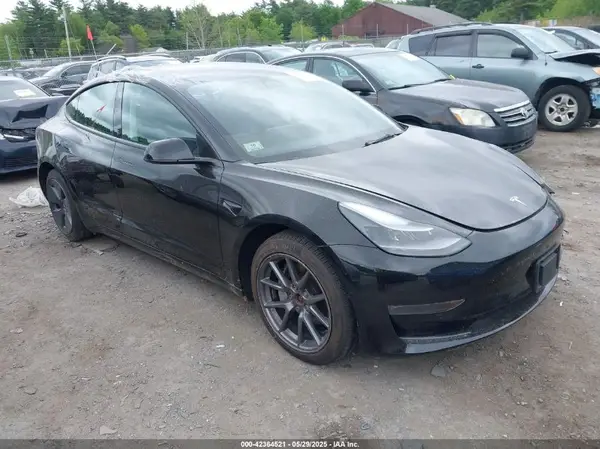 5YJ3E1EB7NF165647 2022 TESLA MODEL 3 - Image 1