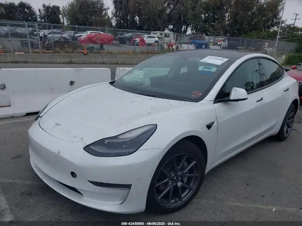 5YJ3E1EB7NF170444 2022 TESLA MODEL 3 - Image 2
