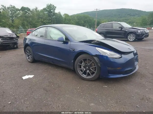 5YJ3E1EB7NF171481 2022 TESLA MODEL 3 - Image 1