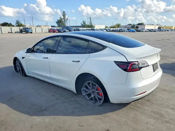 5YJ3E1EB7NF172839 2022 TESLA MODEL 3 - Image 2