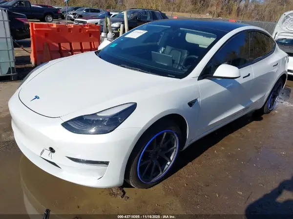5YJ3E1EB7NF174767 2022 TESLA MODEL 3 - Image 2