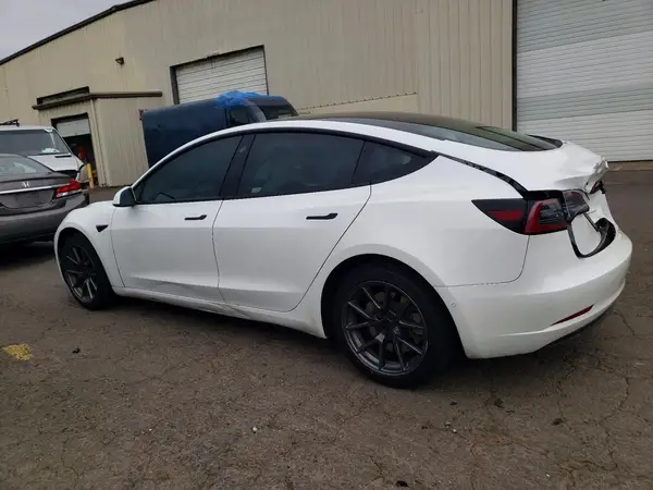 5YJ3E1EB7NF183193 2022 TESLA MODEL 3 - Image 2