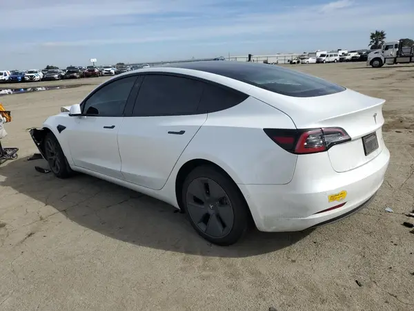 5YJ3E1EB7NF183307 2022 TESLA MODEL 3 - Image 2