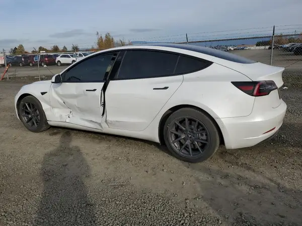 5YJ3E1EB7NF183694 2022 TESLA MODEL 3 - Image 2