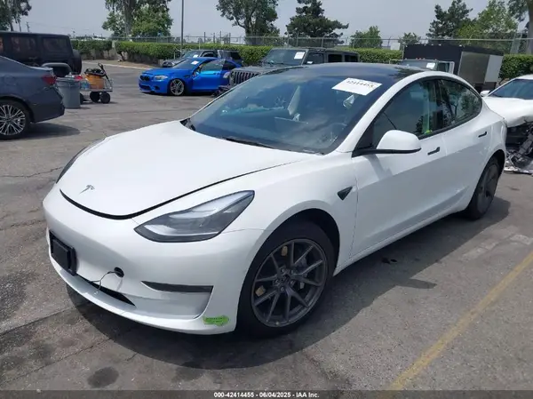 5YJ3E1EB7NF210537 2022 TESLA MODEL 3 - Image 2