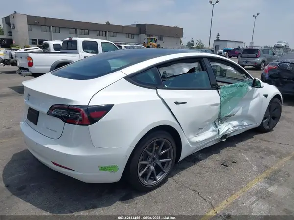 2022 TESLA MODEL 3 IAAI lot 42414455 auction photo 4