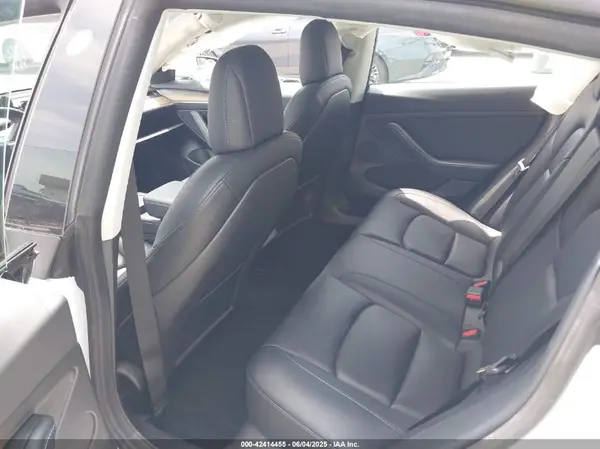 5YJ3E1EB7NF210537 2022 TESLA MODEL 3 - Image 8