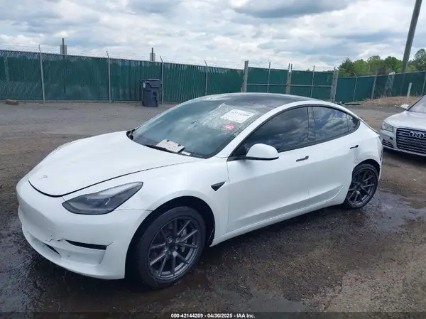 5YJ3E1EB7NF230514 2022 TESLA MODEL 3 - Image 2