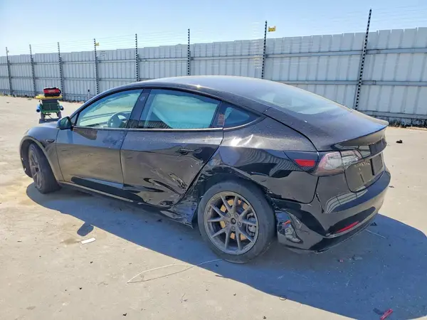 5YJ3E1EB7NF239679 2022 TESLA MODEL 3 - Image 2