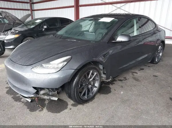 5YJ3E1EB7NF240105 2022 TESLA MODEL 3 - Image 2