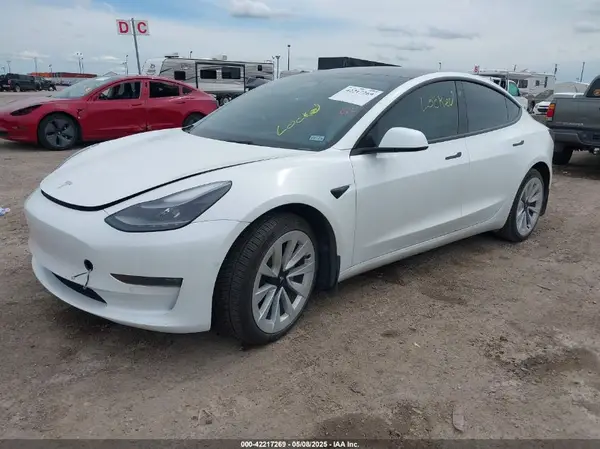 5YJ3E1EB7NF241075 2022 TESLA MODEL 3 - Image 2