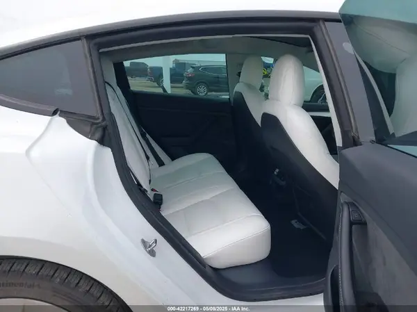5YJ3E1EB7NF241075 2022 TESLA MODEL 3 - Image 8