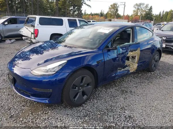 5YJ3E1EB7NF243053 2022 TESLA MODEL 3 - Image 2