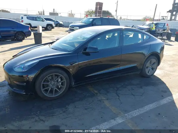 5YJ3E1EB7NF252125 2022 TESLA MODEL 3 - Image 2