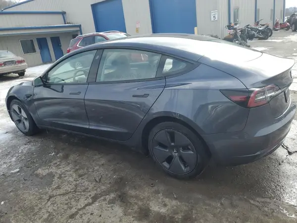 5YJ3E1EB7NF259656 2022 TESLA MODEL 3 - Image 2