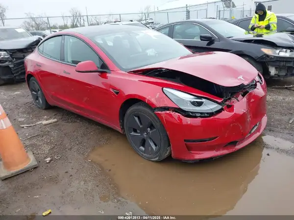 5YJ3E1EB7NF267000 2022 TESLA MODEL 3 - Image 1