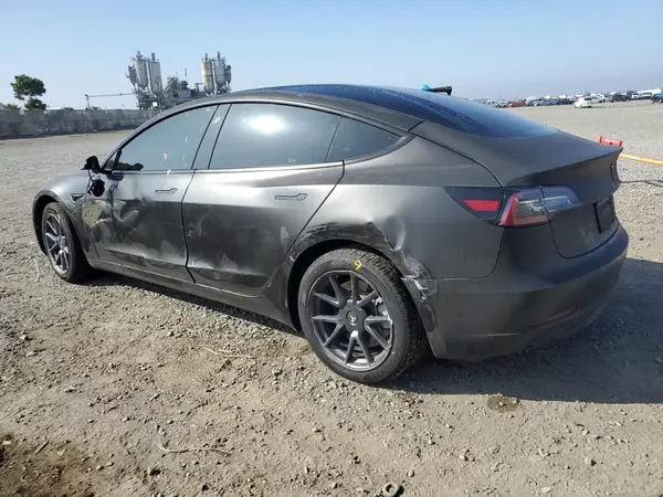 5YJ3E1EB7NF267028 2022 TESLA MODEL 3 - Image 2