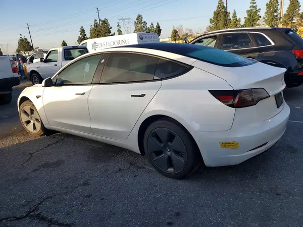 5YJ3E1EB7NF275341 2022 TESLA MODEL 3 - Image 2