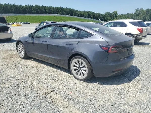 5YJ3E1EB7NF276120 2022 TESLA MODEL 3 - Image 2