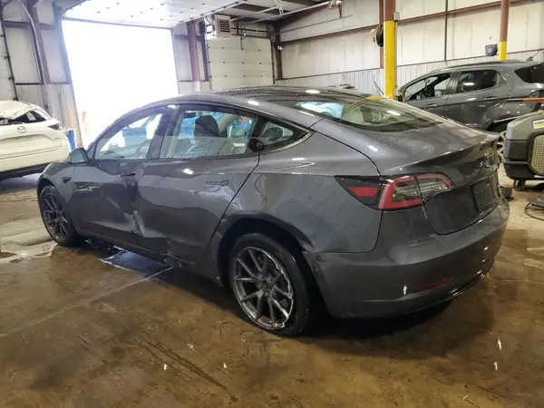 5YJ3E1EB7NF277851 2022 TESLA MODEL 3 - Image 2
