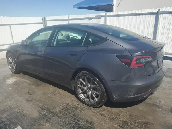 5YJ3E1EB7NF286842 2022 TESLA MODEL 3 - Image 2