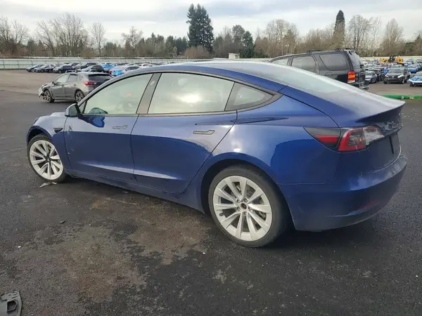 5YJ3E1EB7NF288588 2022 TESLA MODEL 3 - Image 2