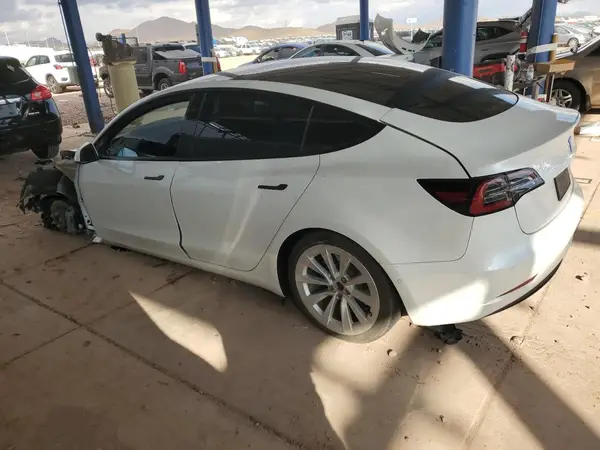 5YJ3E1EB7NF296285 2022 TESLA MODEL 3 - Image 2