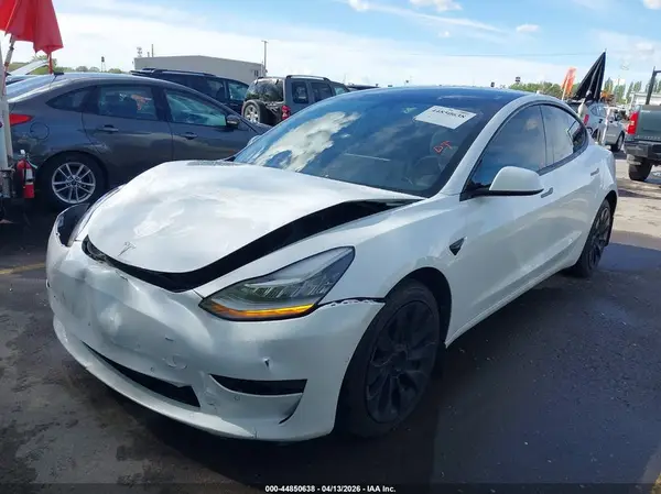 5YJ3E1EB7NF297386 2022 TESLA MODEL 3 - Image 2