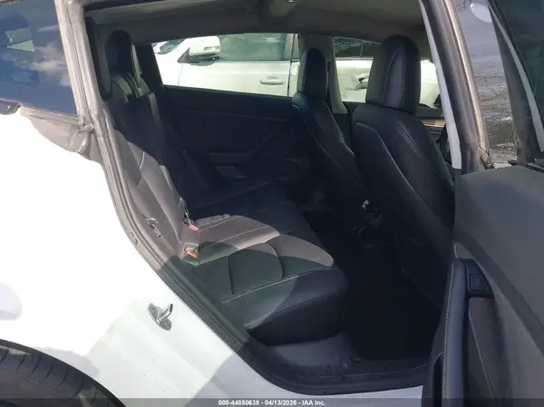 5YJ3E1EB7NF297386 2022 TESLA MODEL 3 - Image 8