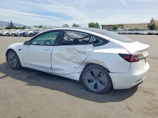 5YJ3E1EB7NF299008 2022 TESLA MODEL 3 - Image 2