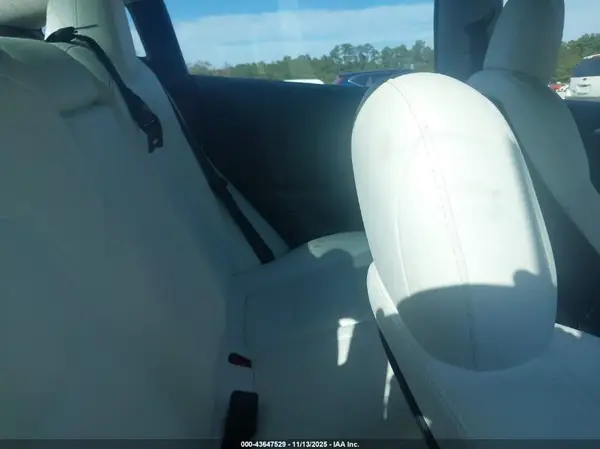 5YJ3E1EB7NF309889 2022 TESLA MODEL 3 - Image 8