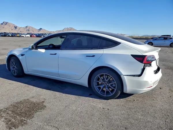 5YJ3E1EB7NF319368 2022 TESLA MODEL 3 - Image 2