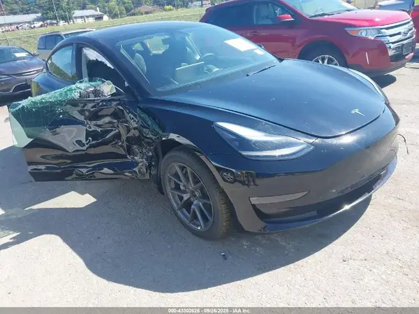 5YJ3E1EB7NF323369 2022 TESLA MODEL 3 - Image 1