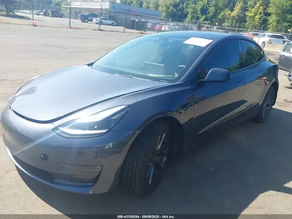 5YJ3E1EB7NF323825 2022 TESLA MODEL 3 - Image 2