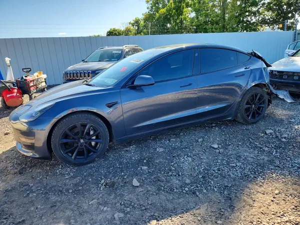 5YJ3E1EB7NF329057 2022 TESLA MODEL 3 - Image 1