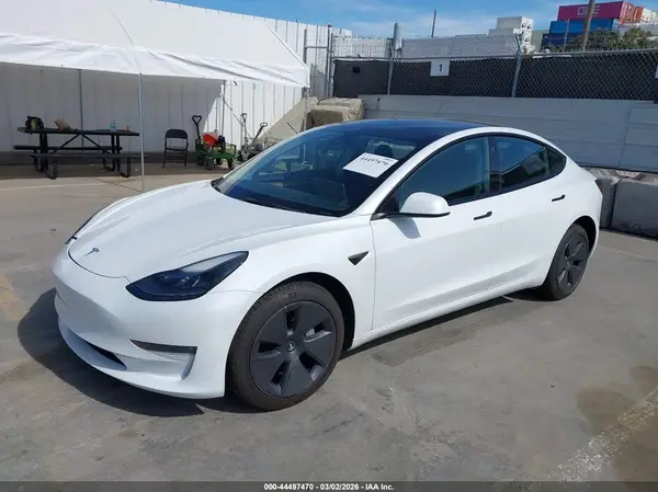 5YJ3E1EB7NF330161 2022 TESLA MODEL 3 - Image 2