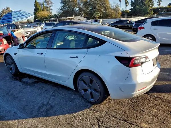 5YJ3E1EB7NF331553 2022 TESLA MODEL 3 - Image 2